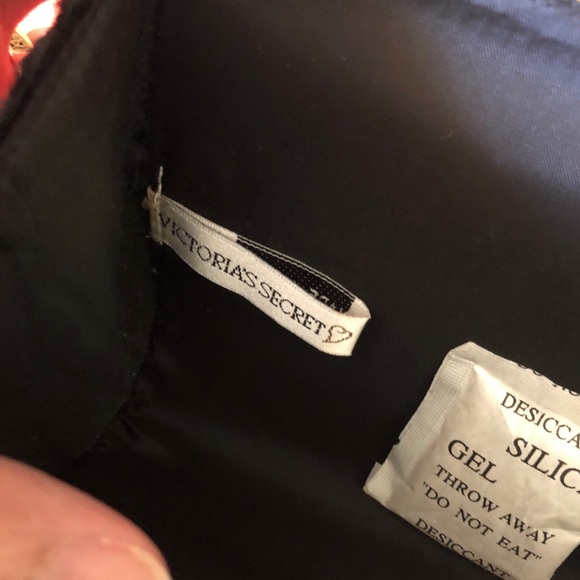 🔥$10 VICTORIA SECRET🔥 - Picture 3 of 4